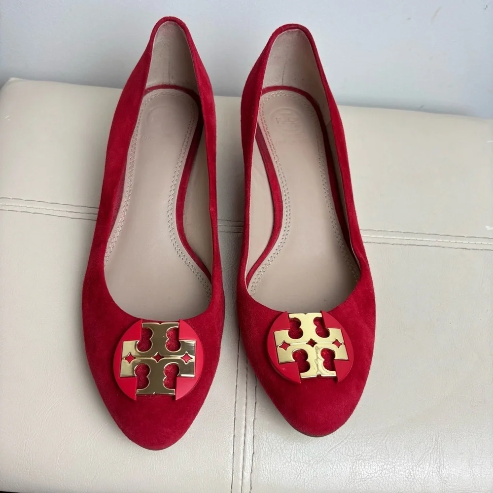 Tory Burch Luna Wedge In Red Suede with Gold Emblem Size 7.5